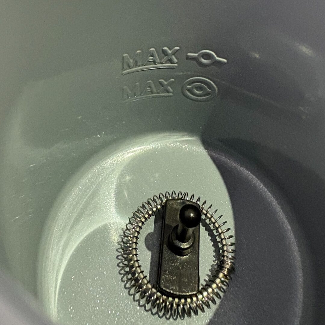 rattleware Milk Frother Black 100–220V UK Plug | 8‑Inch Electric Drink Frother - Image 9