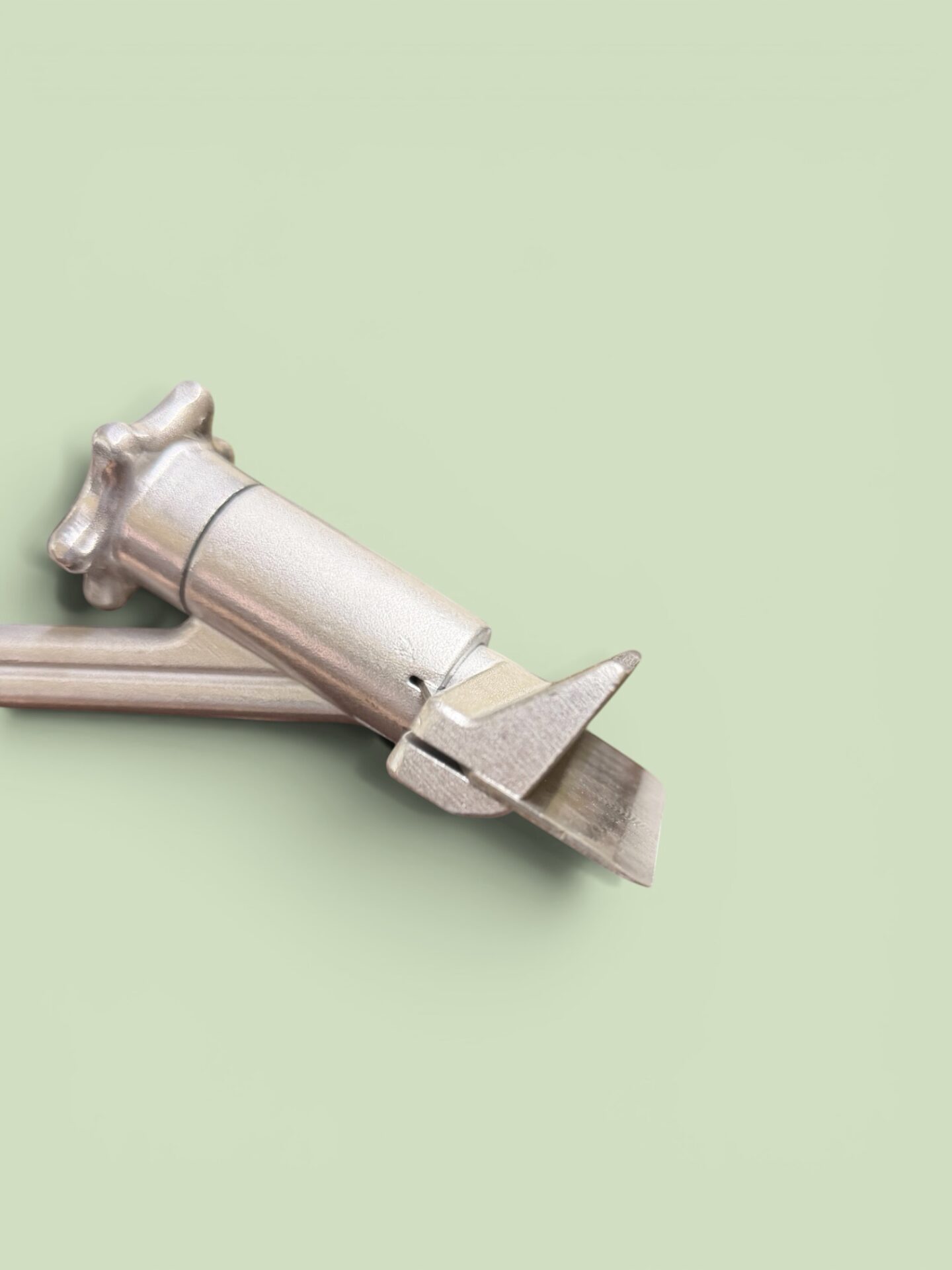 Grill Brush with Removable Cleaning Head - Image 3