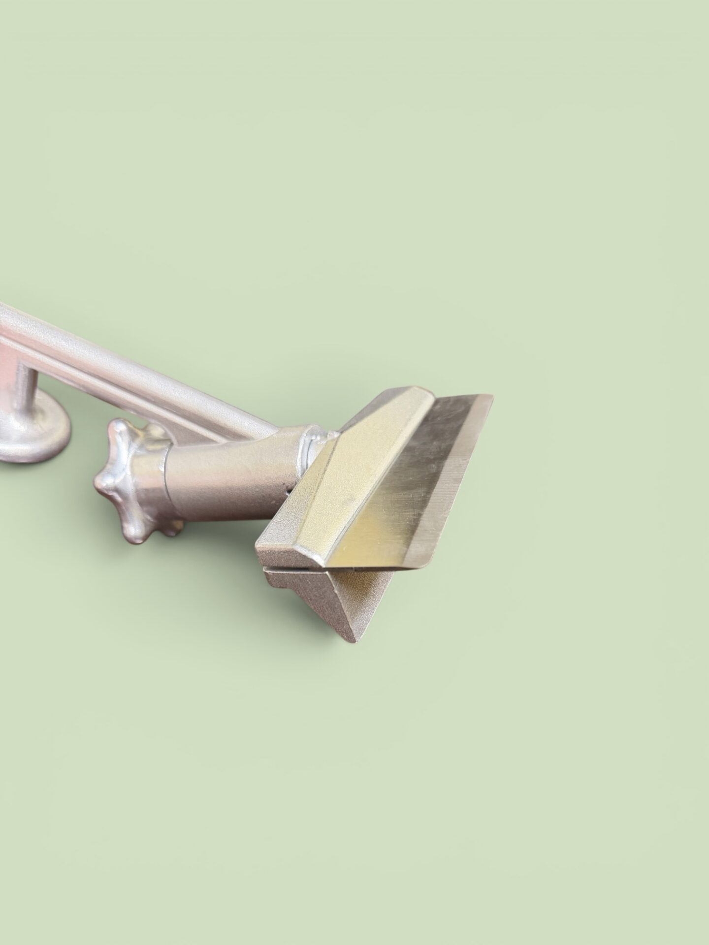 Grill Brush with Removable Cleaning Head - Image 2